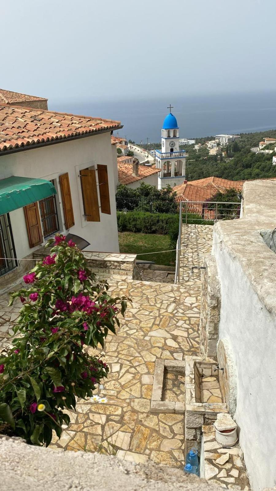 Karolas * Dhërmi